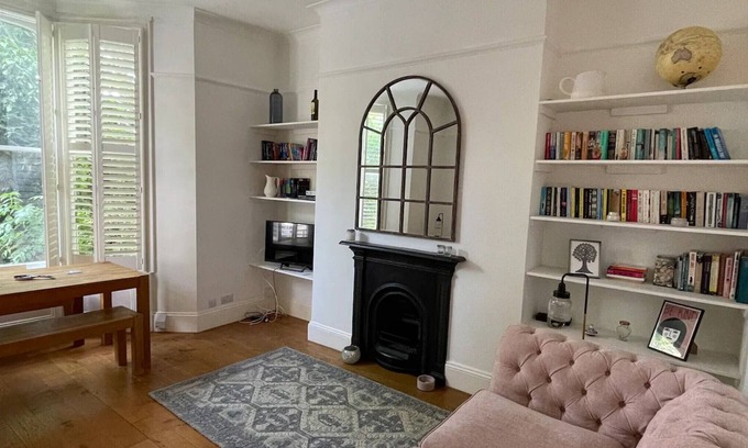 Abbey Apartment | Bright & Beautiful 1BD Flat - South Wimbledon