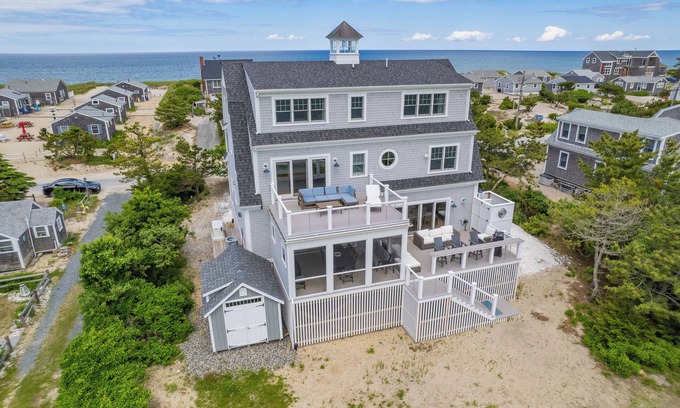 East Sandwich House | Bright & Beautiful Waterfront Cape Cod Home