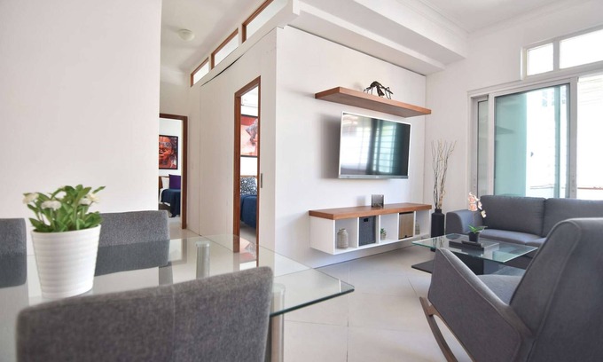 San Anton Apartment | Bright & Clean 2BR in BEST Colonial Zone Location