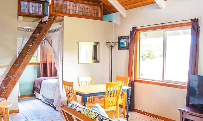 Pupukea Cottage | Bright, clean, airy Rocky Point Beach 1 bedroom loft. Steps to beach & bike path