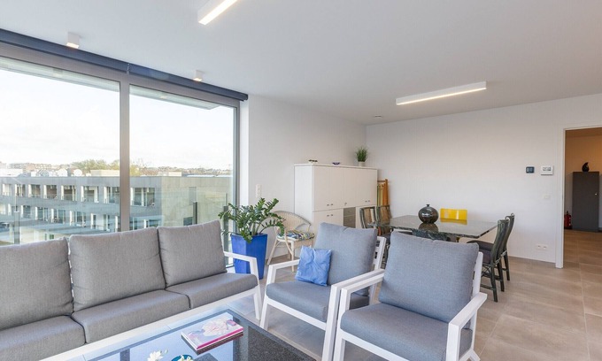 Wilskerke Apartment | Bright Corner Apartment