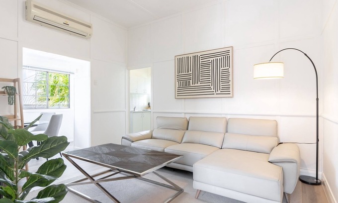Milton House | Bright & Cosy 1-Bed 15-Min From CBD