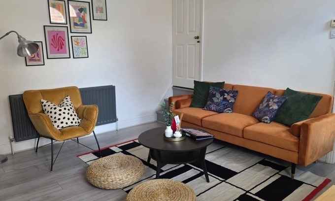 Chapeltown House | Bright & Cosy 2 bed House