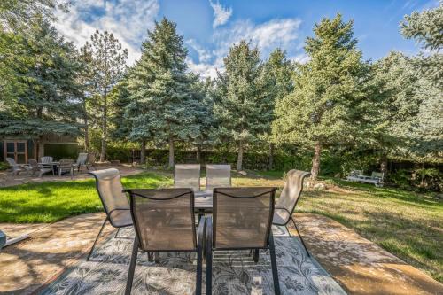 Littleton House | Bright & Cozy House Centennial Littleton 4 Bed 3 Bath
