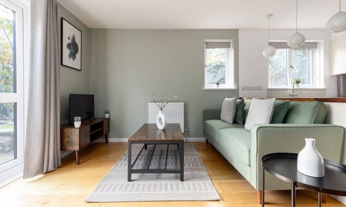 Camberwell Apartment | Bright Flat in Camberwell