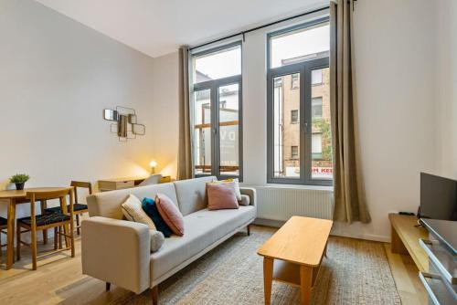 Brederode Apartment | Bright Flat near City Center 24hr Parking