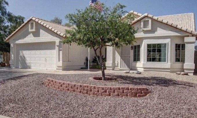 Encanto Neighborhood House | Bright home with open floor plan and vaulted ceilings