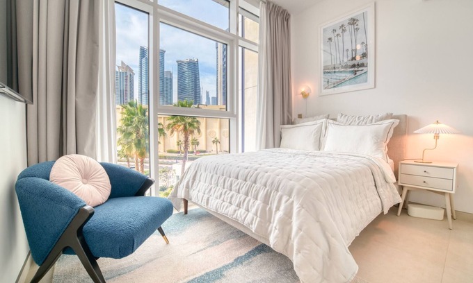 Jumeirah Lake Towers Apartment | Bright & Homey Studio Apartment in JLT