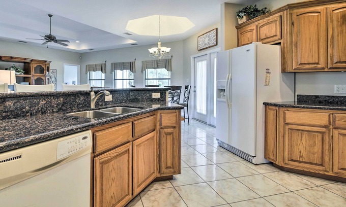Laguna Vista House | Bright Laguna Vista Home w/Community Pool!