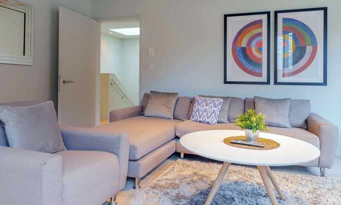 Farringdon Apartment | Bright & Modern Holborn Apartment – Central Location