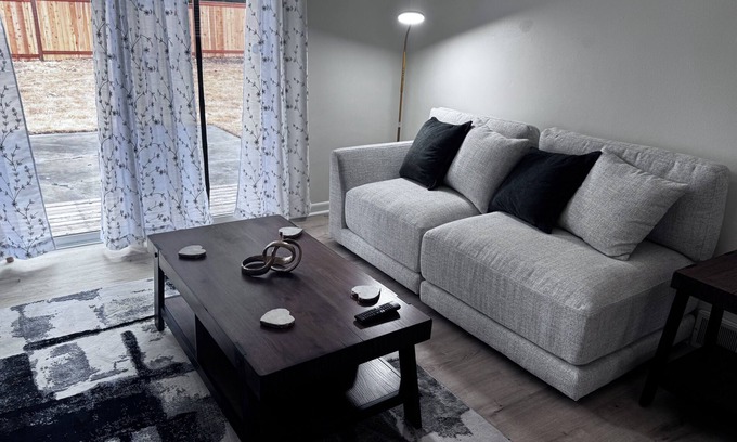 Wedgwood House | Bright, Modern, Spotless Home for Perfect Relaxation