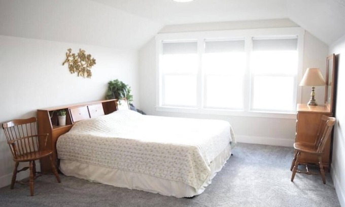 Nampa House | Bright, new country guesthouse - entire, separate apartment to yourself!