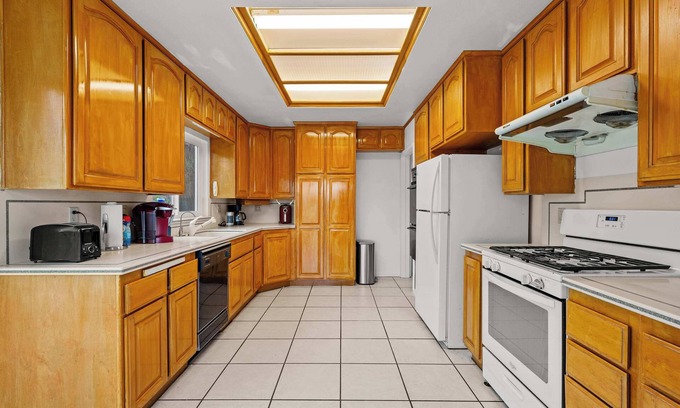 Estates at Canyon Crest House | Bright, Spacious Home with Large Yard and Patio Views