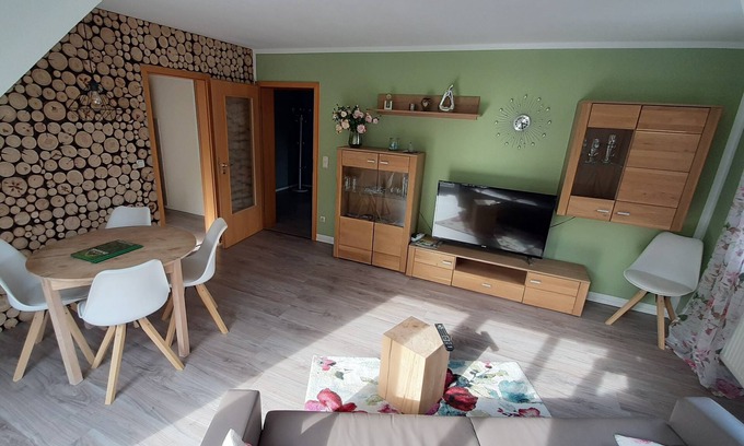 Rosstal Apartment | Bright, stylish apartment (75sqm) with south-facing balcony