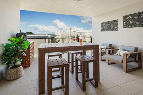 Kings Beach Apartment | Bright Stylish Kings Beach Apartment