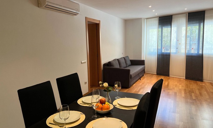El Guinardo Apartment | Bright Two-Bedroom Apartment in Maragall