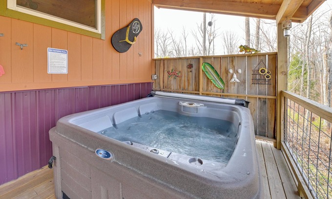 Frenchburg Cabin | Bring a Pet: Peaceful Frenchburg Cabin on 1 Acre