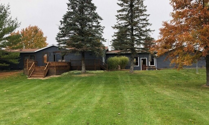 St. Helen House | Bring your large group, whole family, guys/girls weekend, family reunions, etc.