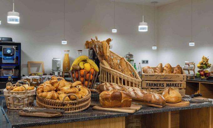 Thiais Hotel | Brit Hotel Paris Orly