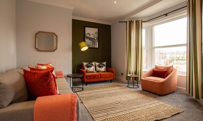 Wallasey Cottage | Britannia Apartment - a house that sleeps 6 guests in 2 bedrooms