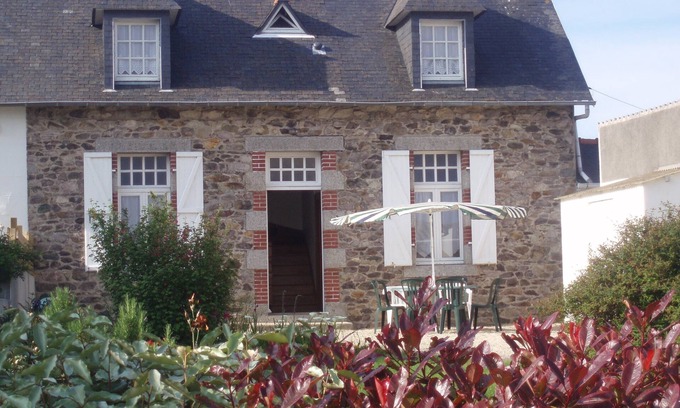 Ploubazlanec Cottage | Brittany, seaside quiet stone house in Paimpol all year round