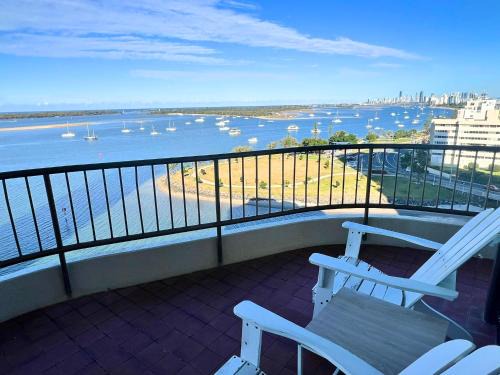 Runaway Bay Apartment | Broadwater Shores Waterfront Apartments