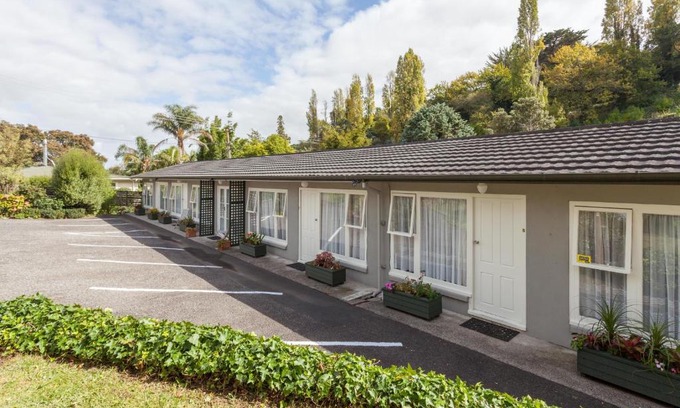 Thames Hotel | Brookby Motel