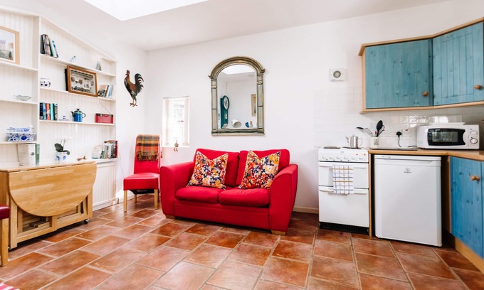Lisburn Cottage | Brookhall Cottage Pear Tree