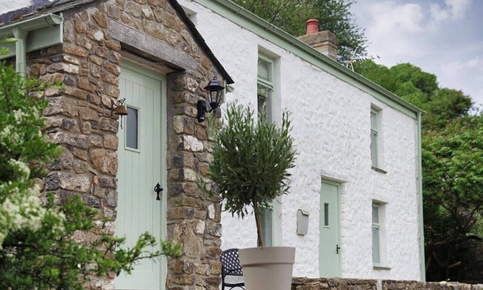 Llangennith House | Brooklands Cottage - Four Bedroom House, Sleeps 8