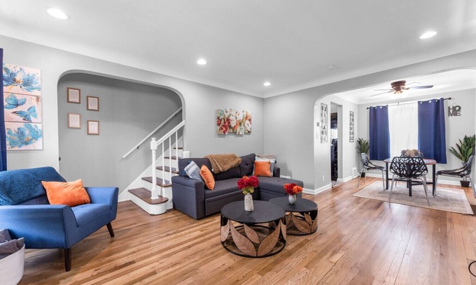 Brooklyn House | Brooklyn Townhome|9 Miles to Downtown|Sleeps 5