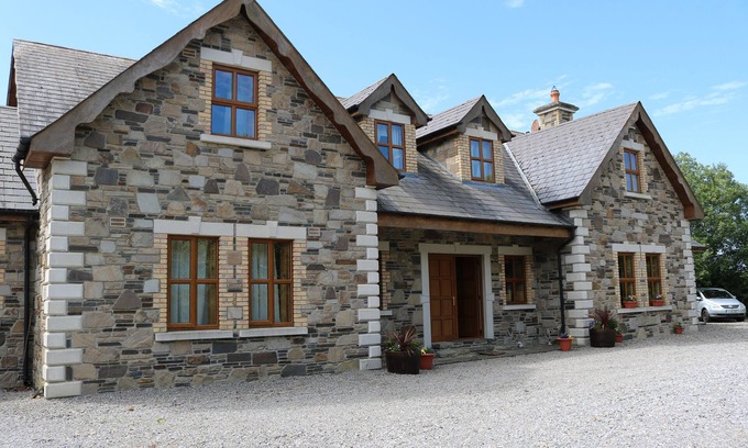 Moone House | Broomfield Lodge - Premium Accommodation