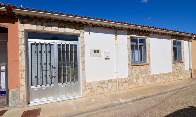 Villardefrades House | Brother's Village