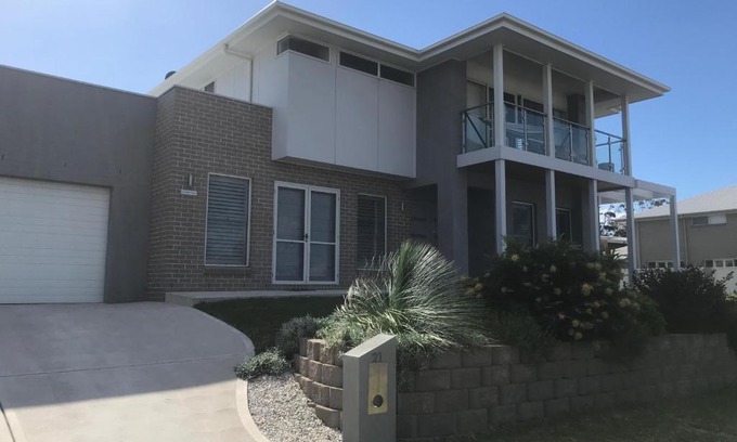 Corlette House | Broughton Views
