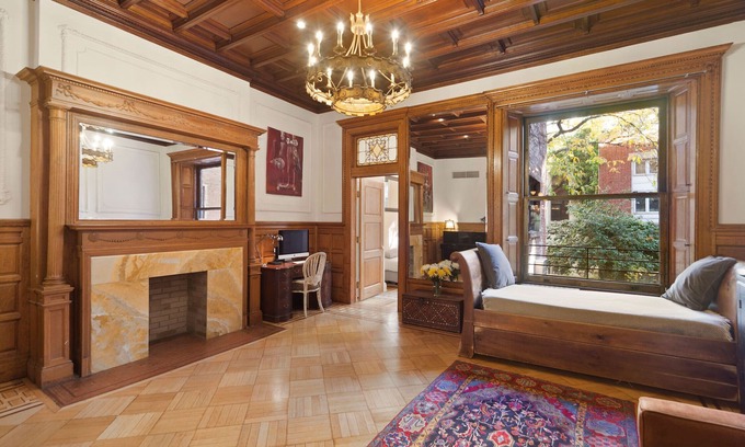 Lincoln Square Apartment | Brownstone Historic Home near Central Park