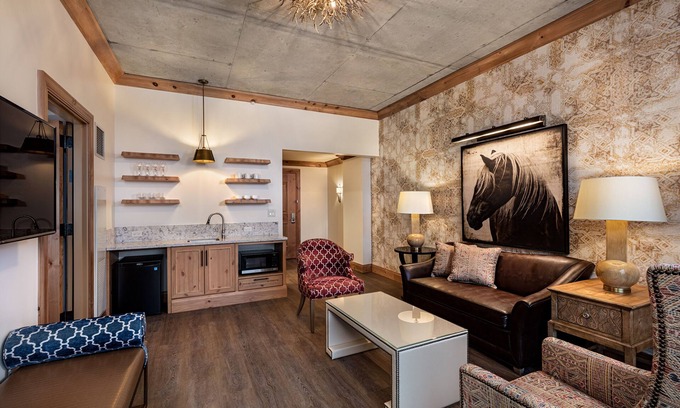 The Villages Hotel | Brownwood Hotel & Spa