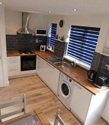 Nottingham House | Broxtowe house -3 bed House parking Nottingham