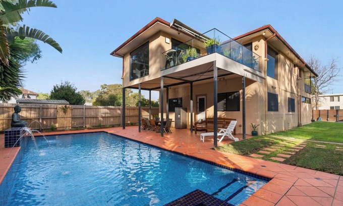 Maribyrnong House | Brum's Place | Inner City Tropical Haven