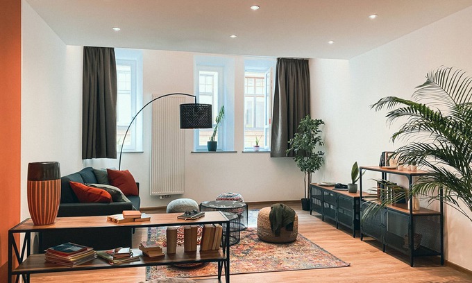 Altstadt - Sankt Lorenz Apartment | Brunnen Apartments