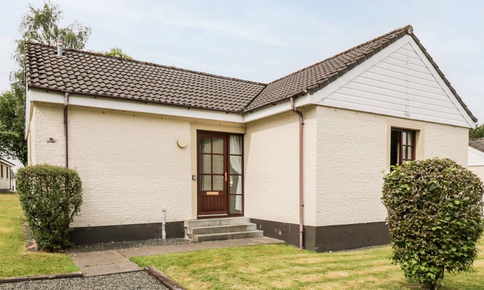 Dailly House | BRUNSTON CASTLE, family friendly, with a garden in Dailly