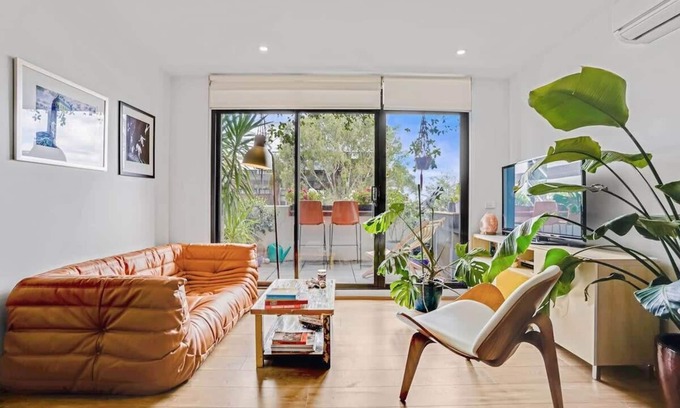 Brunswick Apartment | Brunswick Executive Apt 2BR with parking