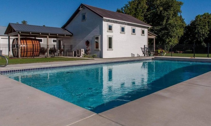 Walla Walla East House | Bryant Barn: Sleep Inside A Wine Barrel, Fire Pit, Big Yard