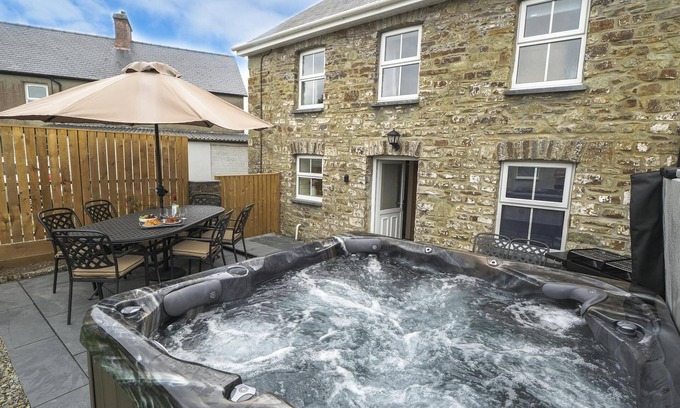 Dihewid Cottage | Bryndalis, Aberaeron