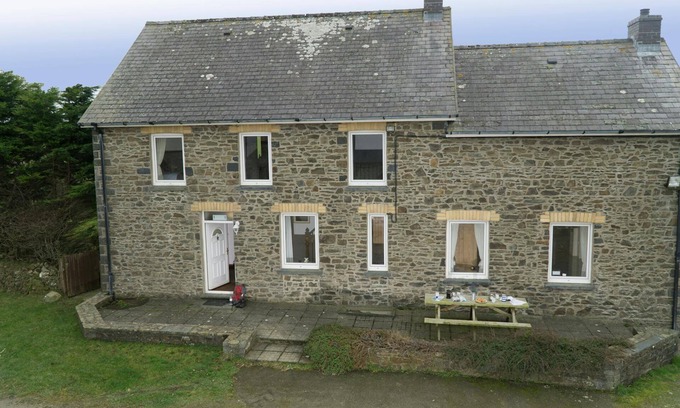 New Quay Cottage | Brynonnen, New Quay - Four Bedroom Cottage, Sleeps 8