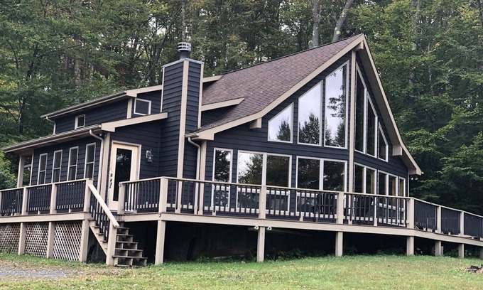 Davis House | Buck`s Branch - 123 Aspen Knoll RoadnnBuck`s Branch - Air Conditioning, Fire Pit, Short Drive to Two Ski Areas & Two State Parks