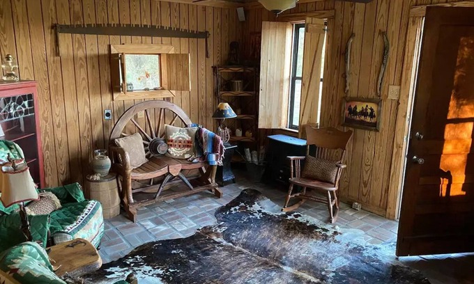 Webster Parish Cottage | "Bucking Bull Bunkhouse" on Bucking Bull Farmn