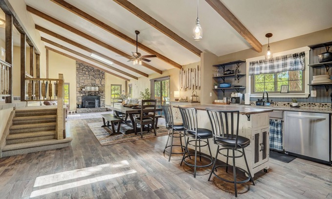 Monument House | Buckskin Hideaway