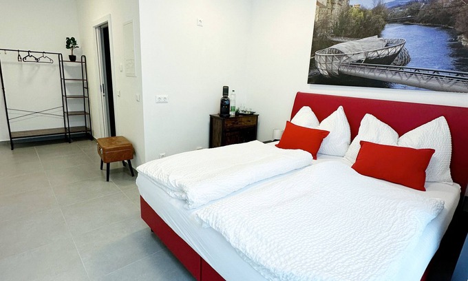 Sankt Leonhard Apartment | Budget 5 - Double Bed without Kitchen