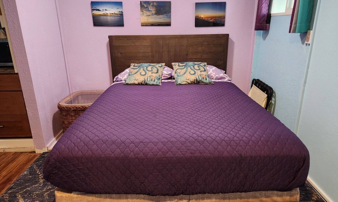 Wailuku Apartment | Budget Downtown Studio-G w/Queen Bed, Micro-Kitchen AC, WIFI & 4 free Streamers