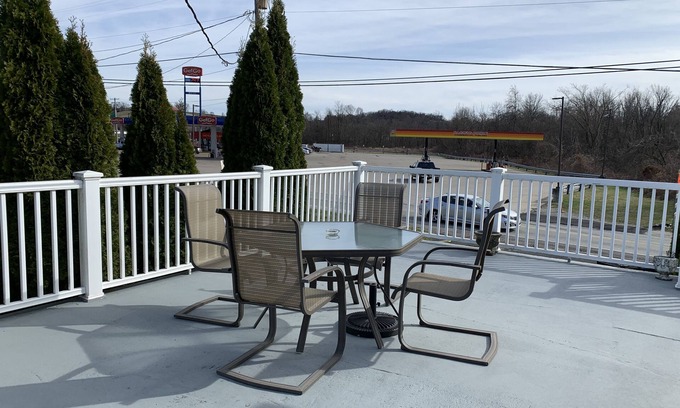 Rostraver Hotel | Budget Inn