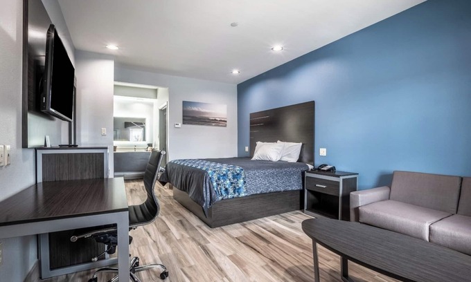 Katy Hotel | Budget Stay Near Katy Heritage Museum | Free Continental Breakfast